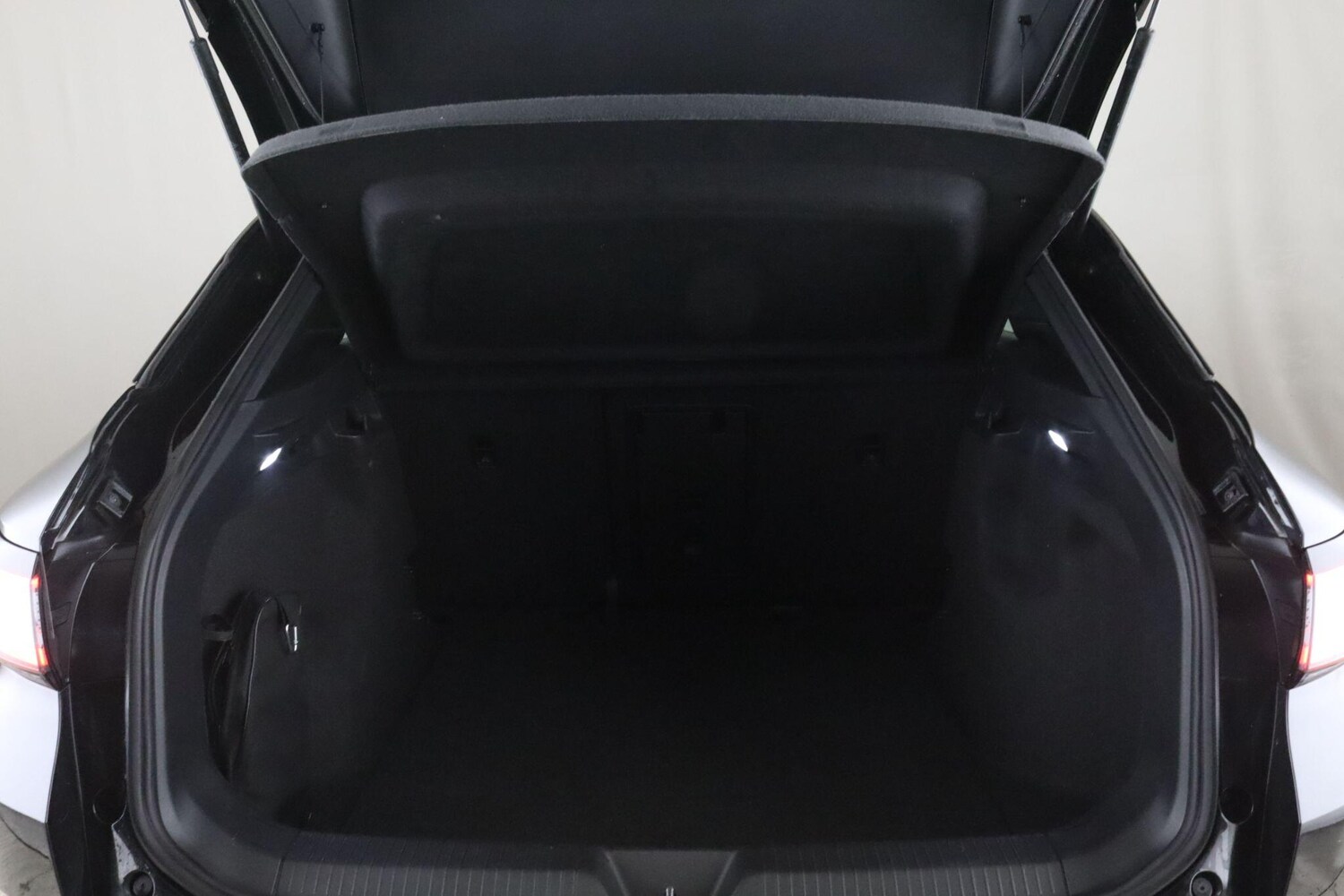 Used Volkswagen ID.4 2022 for sale - 76913171: Photo 14