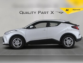 Used Toyota C-HR 2023 for sale - 78170359: Photo