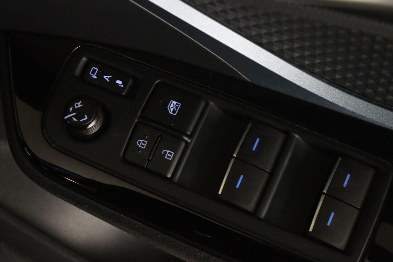 Used Toyota C-HR 2020 for sale - 77695503: Photo 17