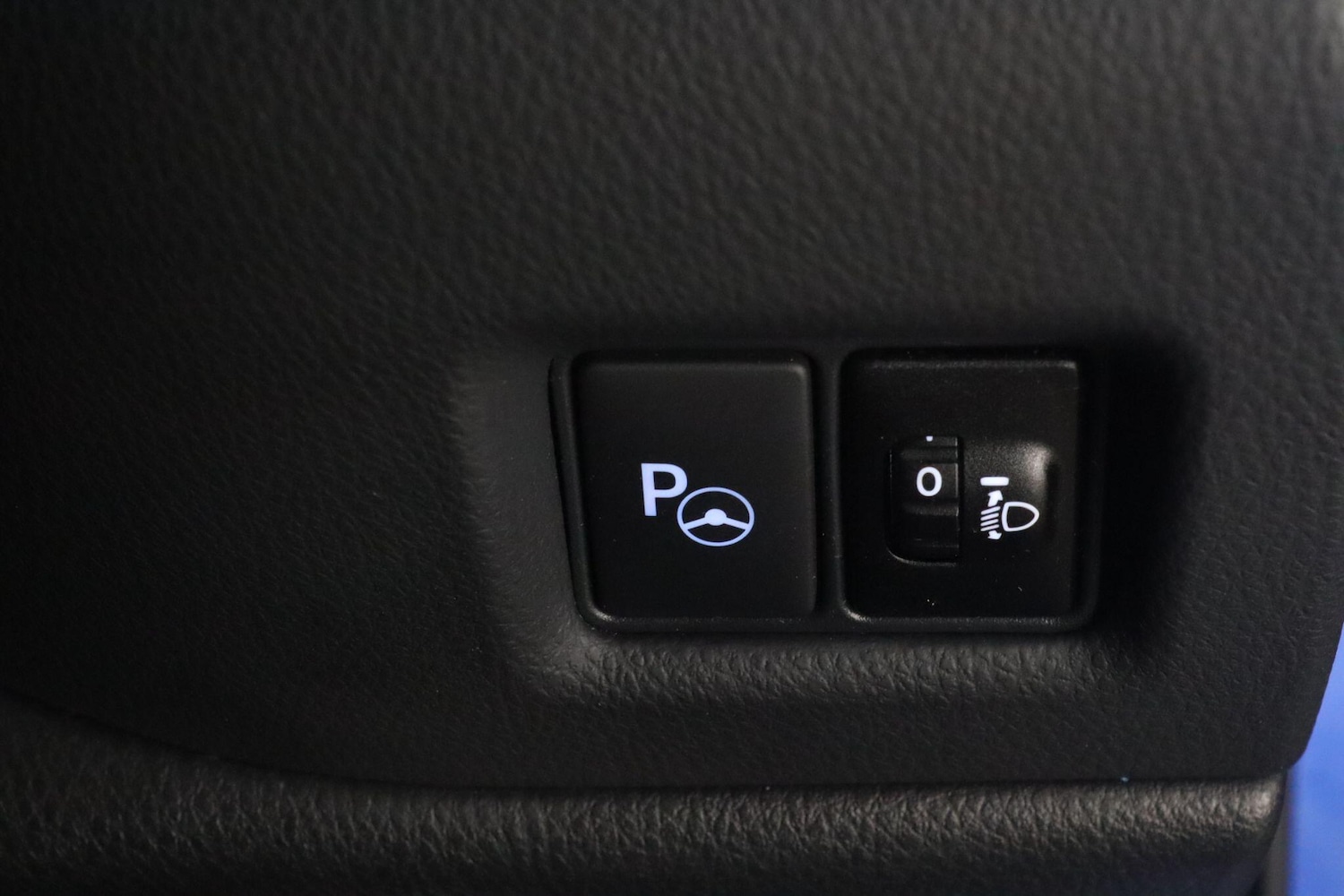 Used Toyota C-HR 2020 for sale - 77695503: Photo 18