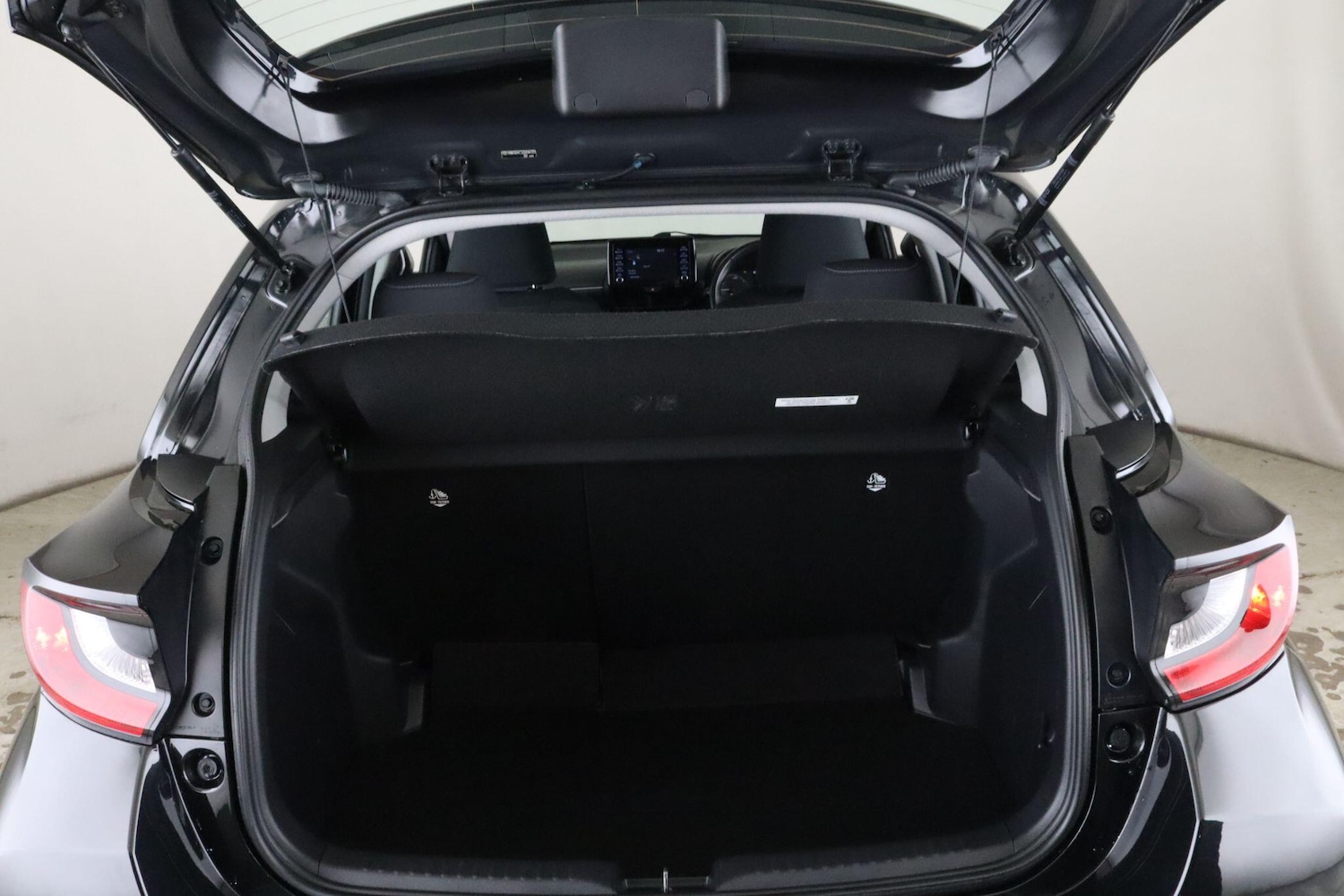 Used Toyota Yaris 2021 for sale - 76644768: Photo 12