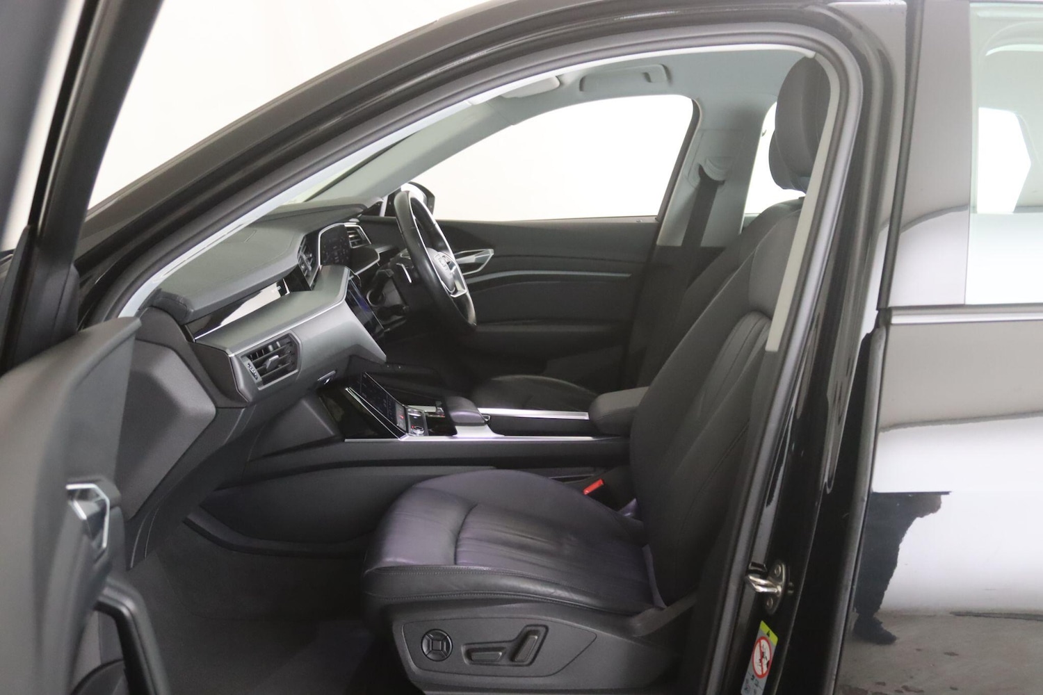 Used Audi e-tron 2020 for sale - 77049693: Photo 11