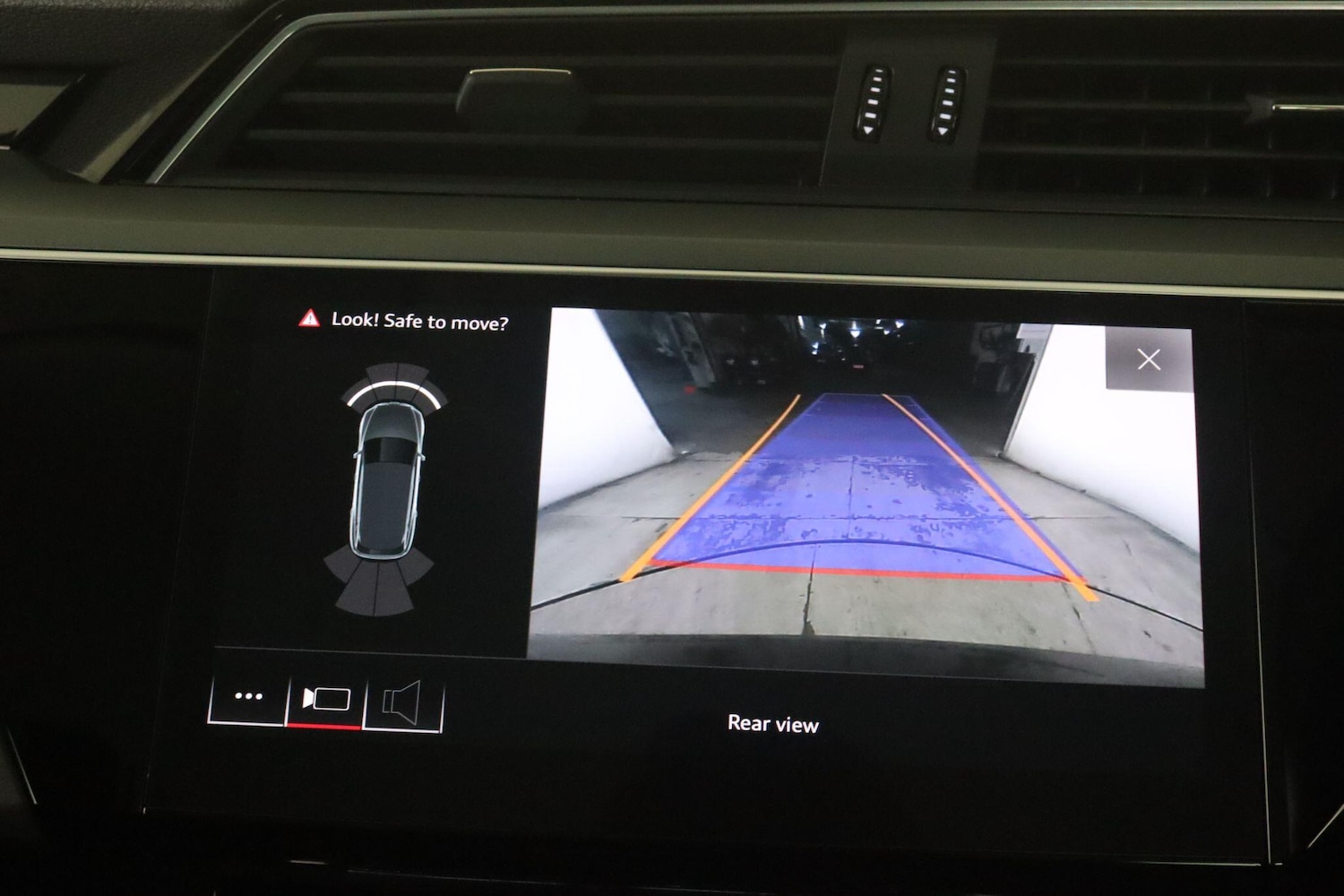 Used Audi e-tron 2020 for sale - 77049693: Photo 40