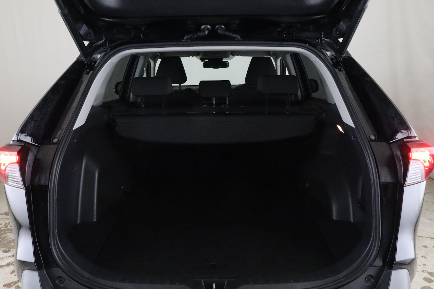 Used Toyota RAV4 2020 for sale - 76214844: Photo 12