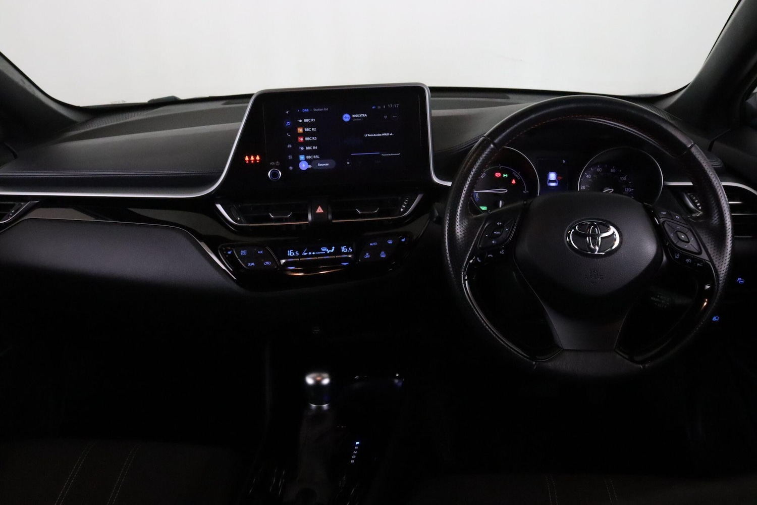 Used Toyota C-HR 2022 for sale - 76632825: Photo 15