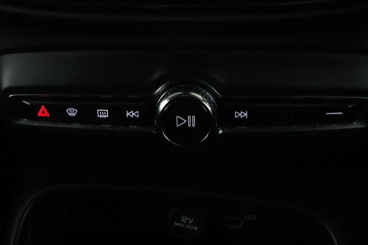 Used Volvo XC40 2022 for sale - 77387380: Photo 21