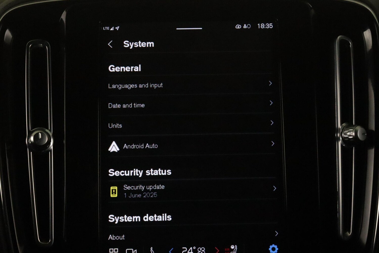 Used Volvo XC40 2022 for sale - 77387380: Photo 32
