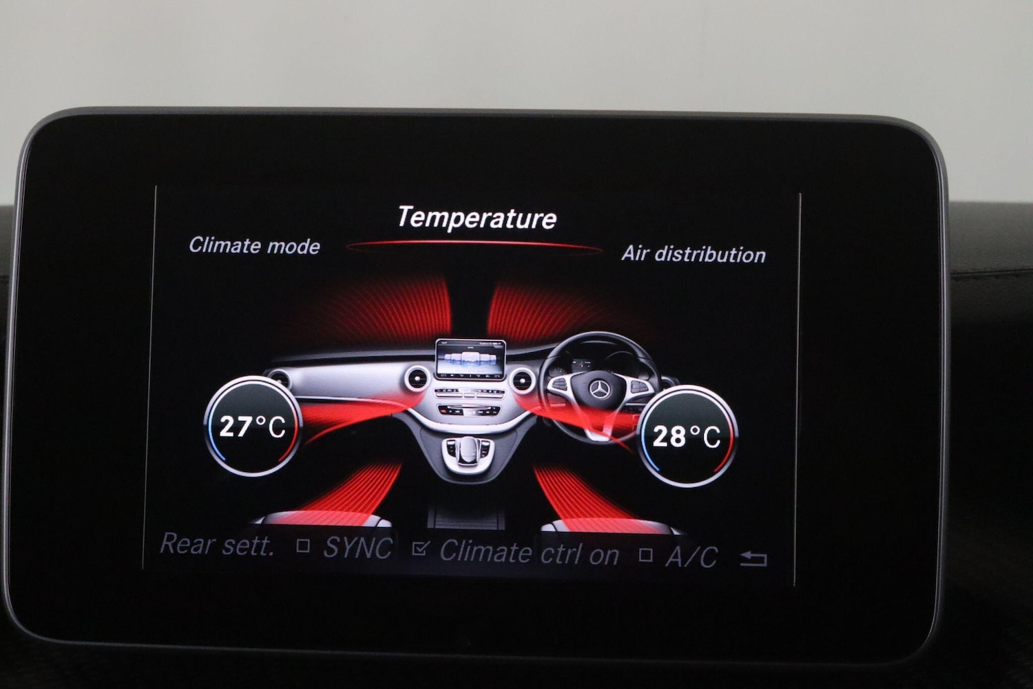 Used Mercedes-Benz V-Class 2018 for sale - 76913163: Photo 29