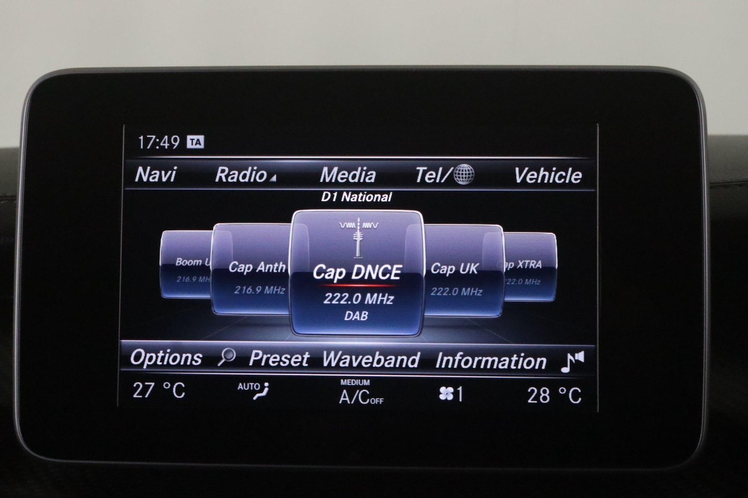 Used Mercedes-Benz V-Class 2018 for sale - 76913163: Photo 34