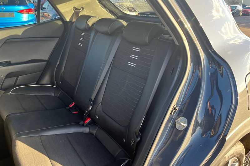 Used Kia Stonic 2023 for sale - 76773642: Photo 23