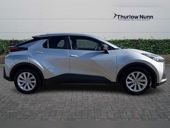 Used Toyota C-HR 2023 for sale - 78798767: Photo