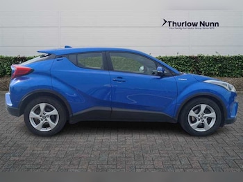 Used Toyota C-HR 2017 for sale - 79001219: Photo