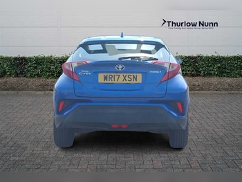 Used Toyota C-HR 2017 for sale - 79001219: Photo