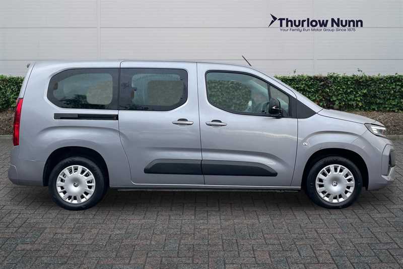 Used Vauxhall Combo Life Electric 2024 for sale - 76574642: Photo 2