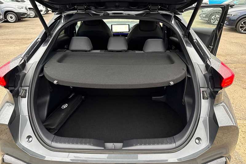 Used Toyota C-HR 2024 for sale - 77911426: Photo 24