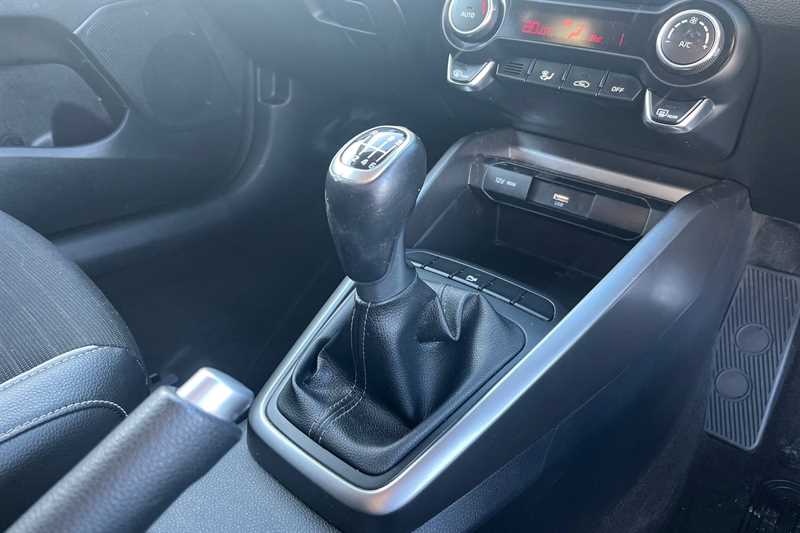 Used Kia Stonic 2023 for sale - 77513161: Photo 14