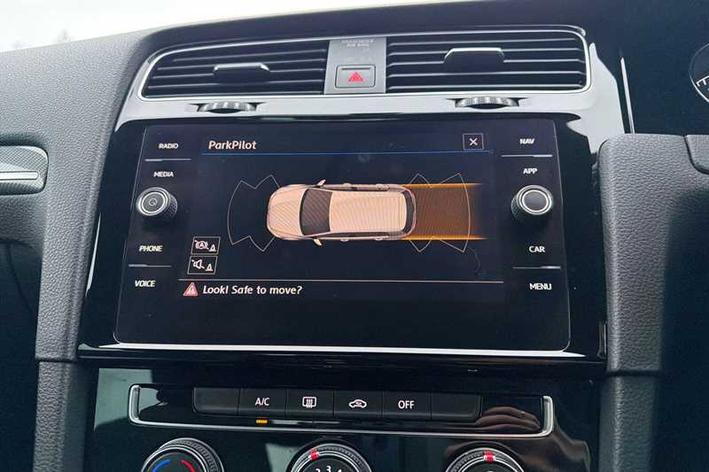 Used Volkswagen Golf 2019 for sale - 77755802: Photo 19