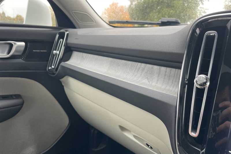 Used Volvo XC40 2020 for sale - 76574637: Photo 28