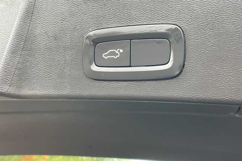 Used Volvo XC40 2020 for sale - 76574637: Photo 42