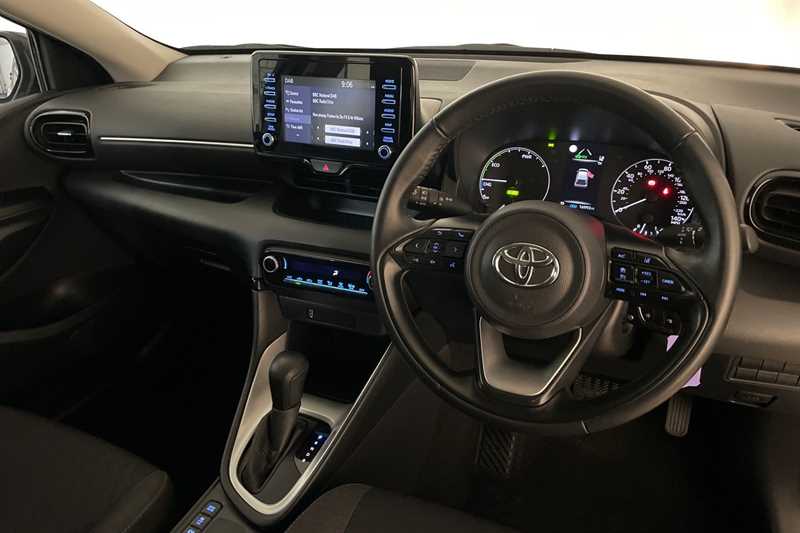 Used Toyota Yaris 2022 for sale - 77841766: Photo 2