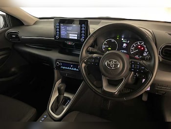 Used Toyota Yaris 2022 for sale - 77841766: Photo