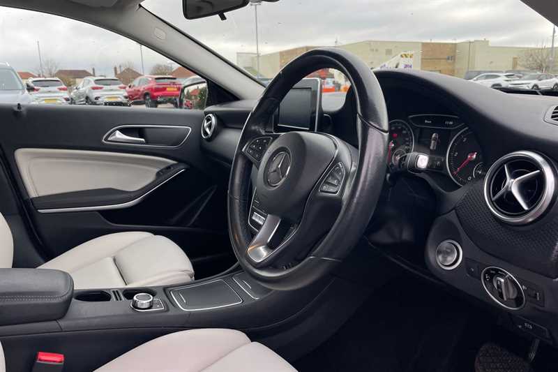 Used Mercedes-Benz A-Class 2017 for sale - 76574629: Photo 10