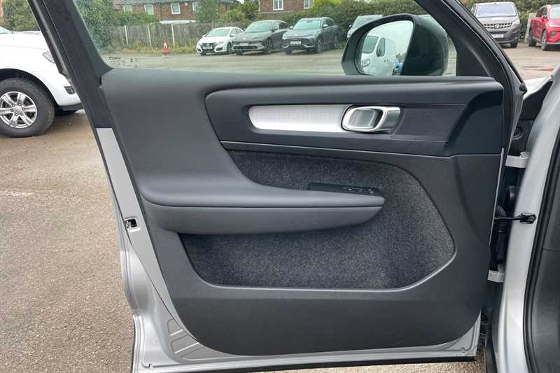 Used Volvo XC40 2023 for sale - 77513471: Photo 35