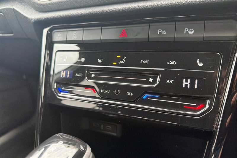 Used Volkswagen T-Roc 2023 for sale - 77513765: Photo 15