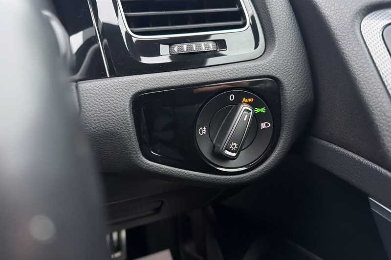 Used Volkswagen Golf for sale - 77513488: Photo 30