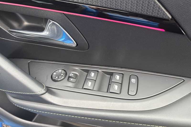 Used Peugeot 208 2022 for sale - 76875291: Photo 16