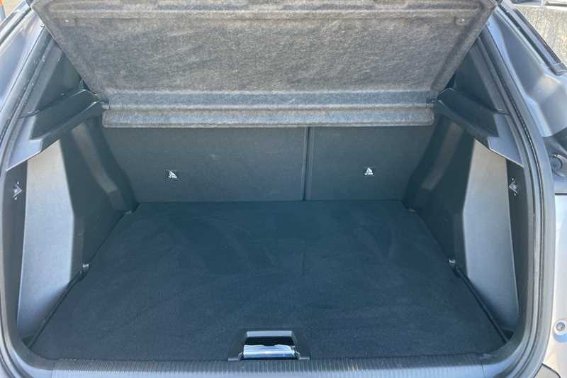 Used Peugeot E-2008 2024 for sale - 76587141: Photo 23