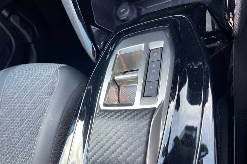 Used Peugeot E-2008 2024 for sale - 76587141: Photo 25