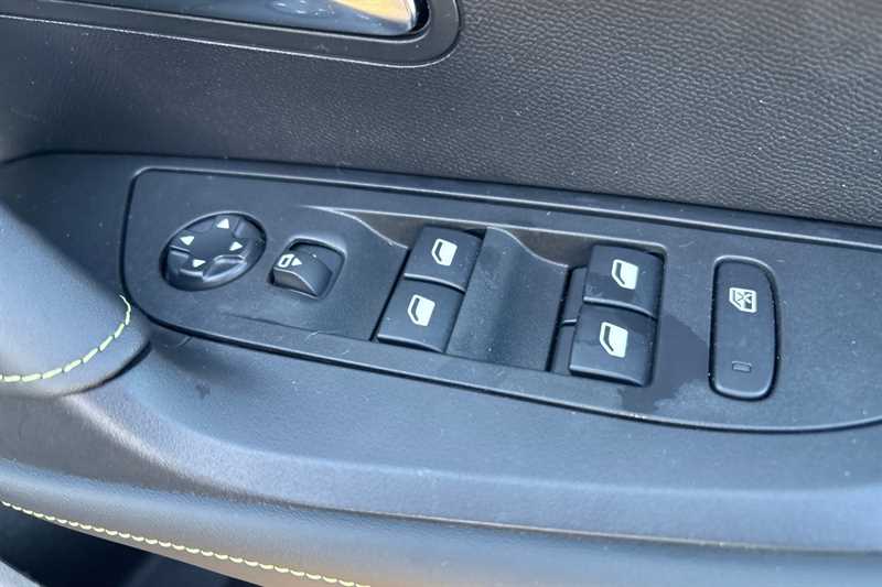 Used Peugeot 2008 2024 for sale - 76804351: Photo 16