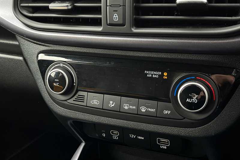 Used Hyundai i10 2023 for sale - 77706431: Photo 15