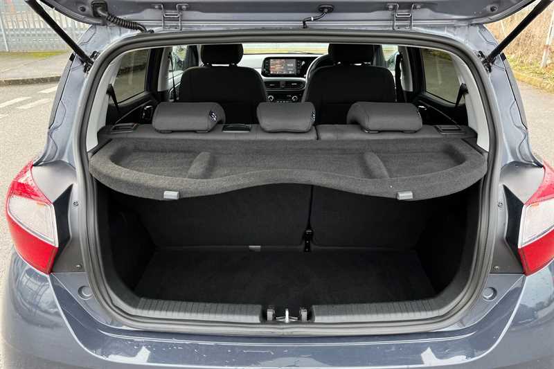 Used Hyundai i10 2023 for sale - 77706431: Photo 24