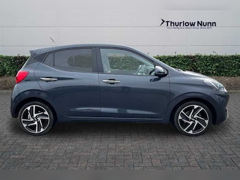 Used Hyundai i10 2023 for sale - 77706431: Photo