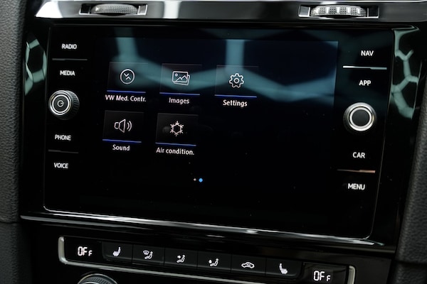 Used Volkswagen Golf 2018 for sale - 75636949: Photo 64