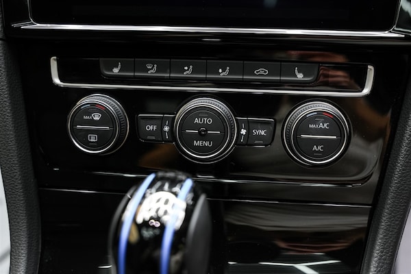 Used Volkswagen Golf 2018 for sale - 75636949: Photo 79