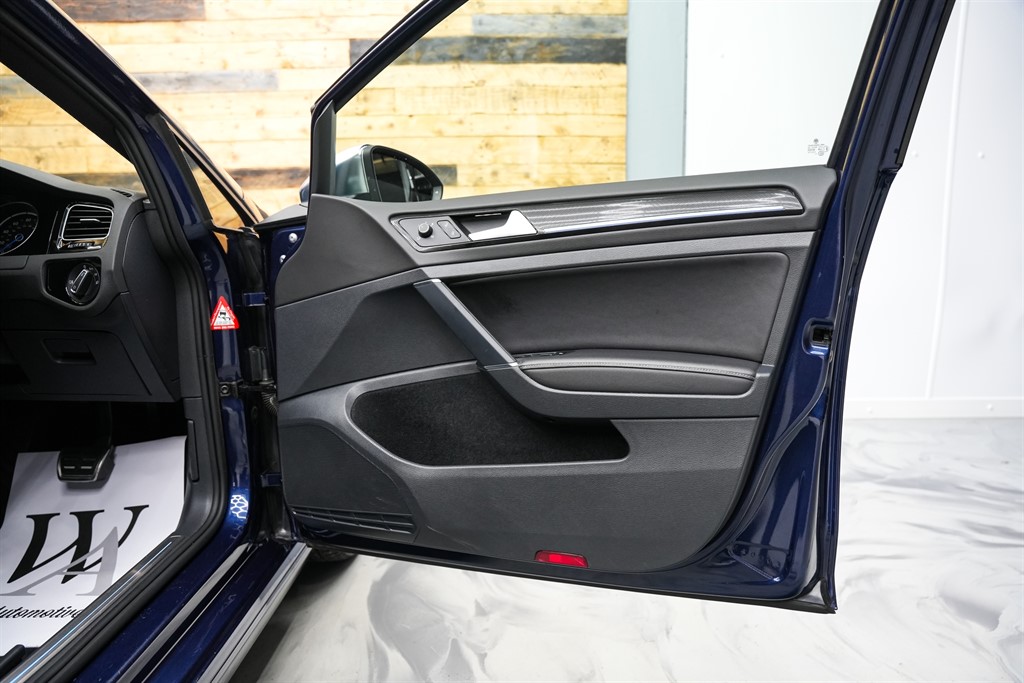 Used Volkswagen Golf 2017 for sale - 76704682: Photo 27