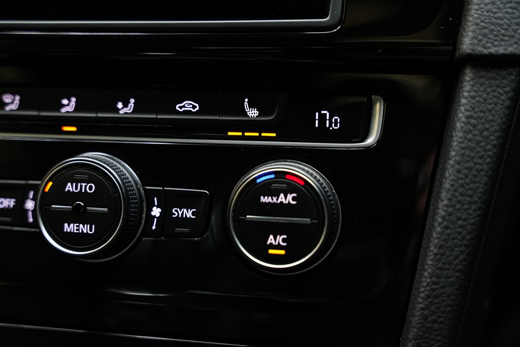 Used Volkswagen Golf 2017 for sale - 76704682: Photo 33