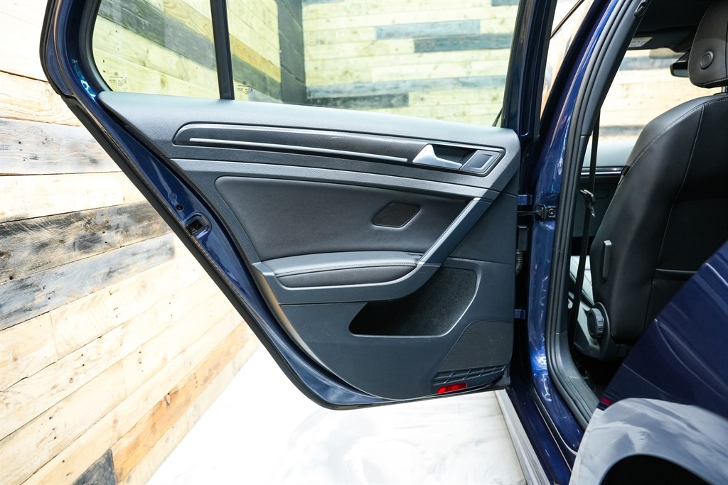 Used Volkswagen Golf 2017 for sale - 76704682: Photo 43