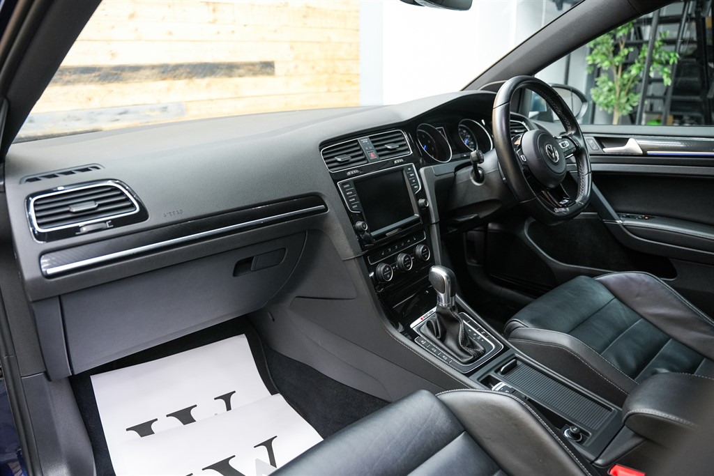 Used Volkswagen Golf 2017 for sale - 76704682: Photo 48