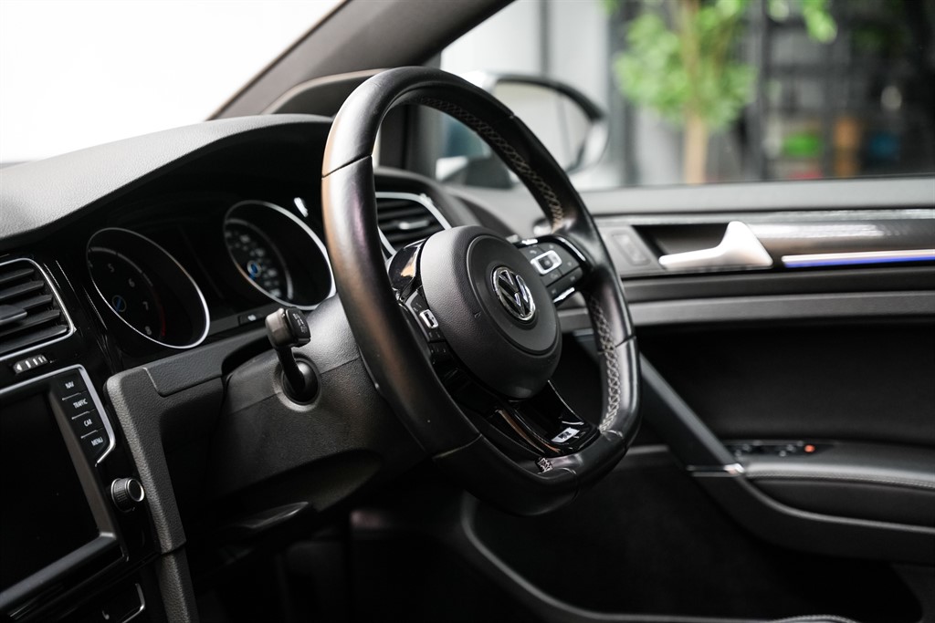 Used Volkswagen Golf 2017 for sale - 76704682: Photo 51