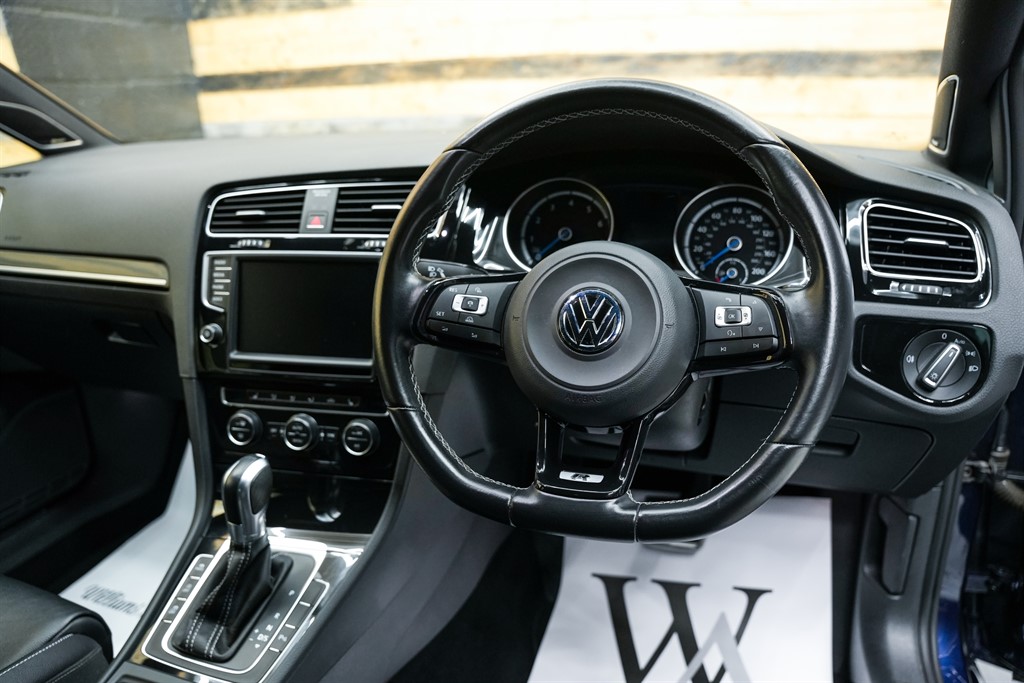 Used Volkswagen Golf 2017 for sale - 76704682: Photo 52