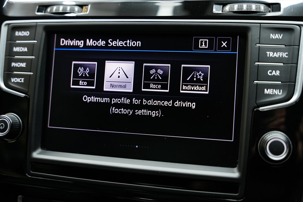 Used Volkswagen Golf 2017 for sale - 76704682: Photo 67