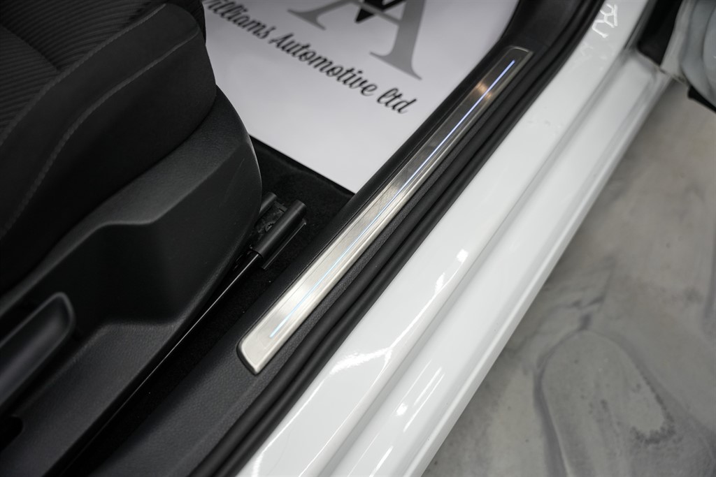 Used Volkswagen Golf 2017 for sale - 77232402: Photo 35