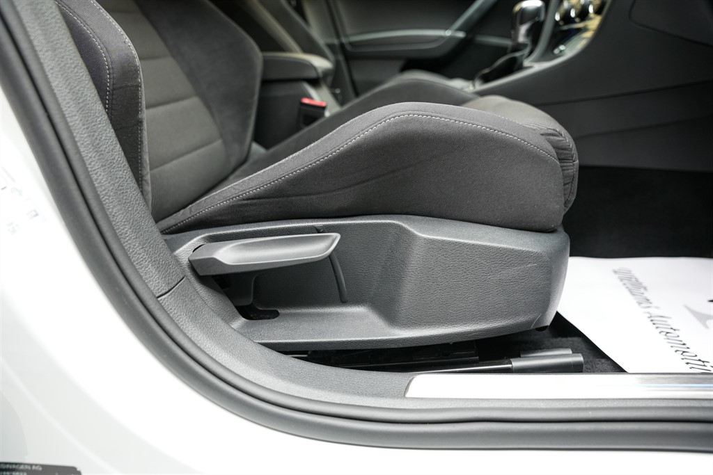 Used Volkswagen Golf 2017 for sale - 77232402: Photo 37