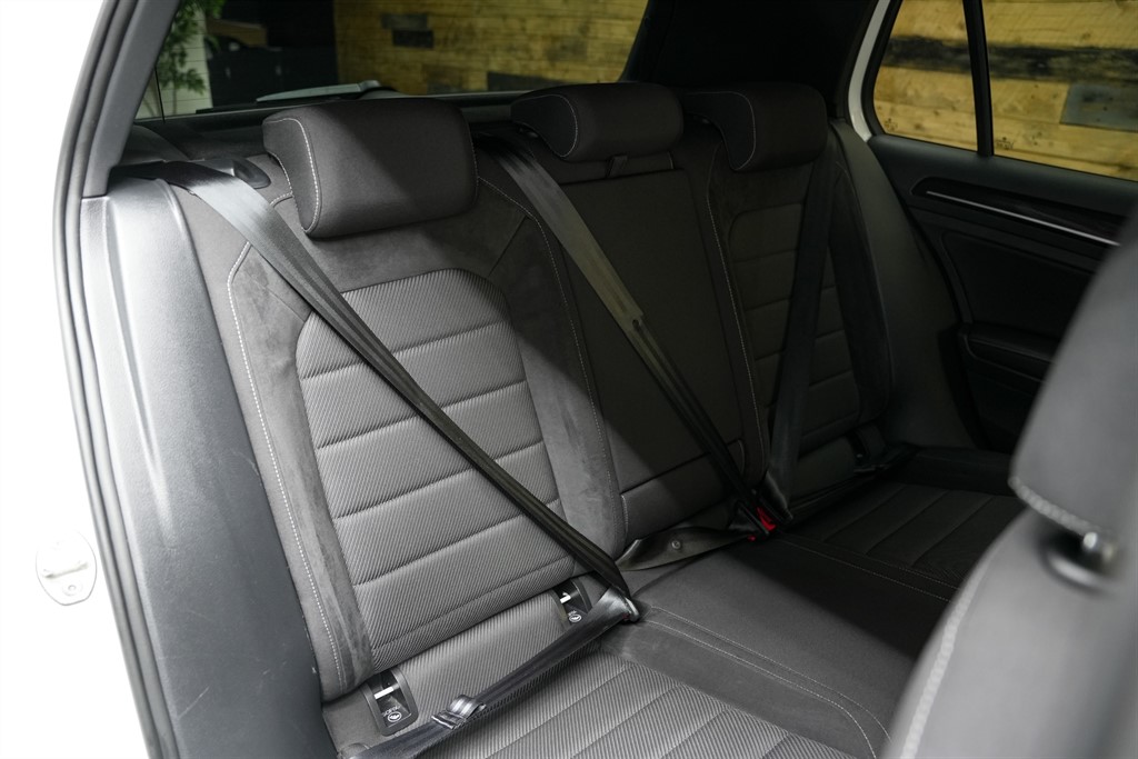 Used Volkswagen Golf 2017 for sale - 77232402: Photo 41