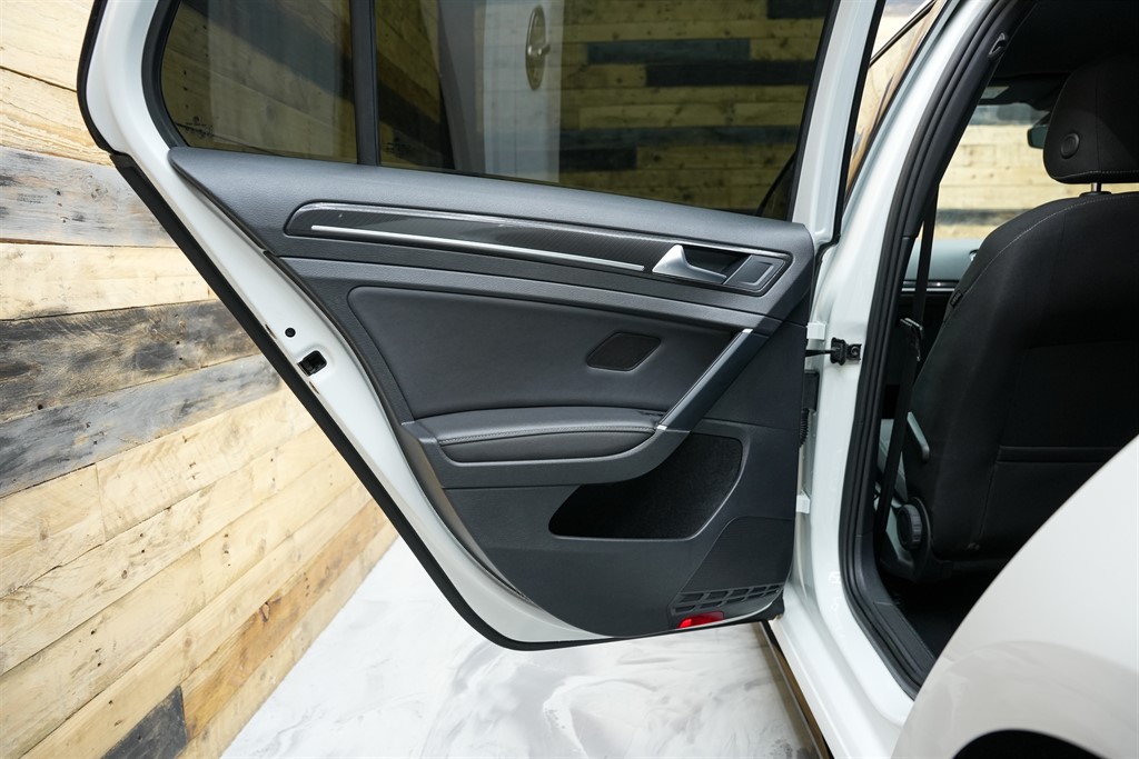 Used Volkswagen Golf 2017 for sale - 77232402: Photo 48