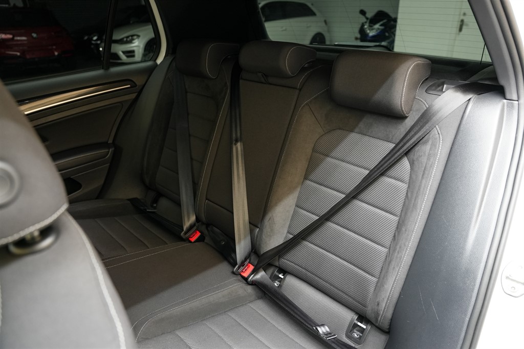 Used Volkswagen Golf 2017 for sale - 77232402: Photo 50